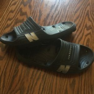 SOLD —Youth boys New Balance slides